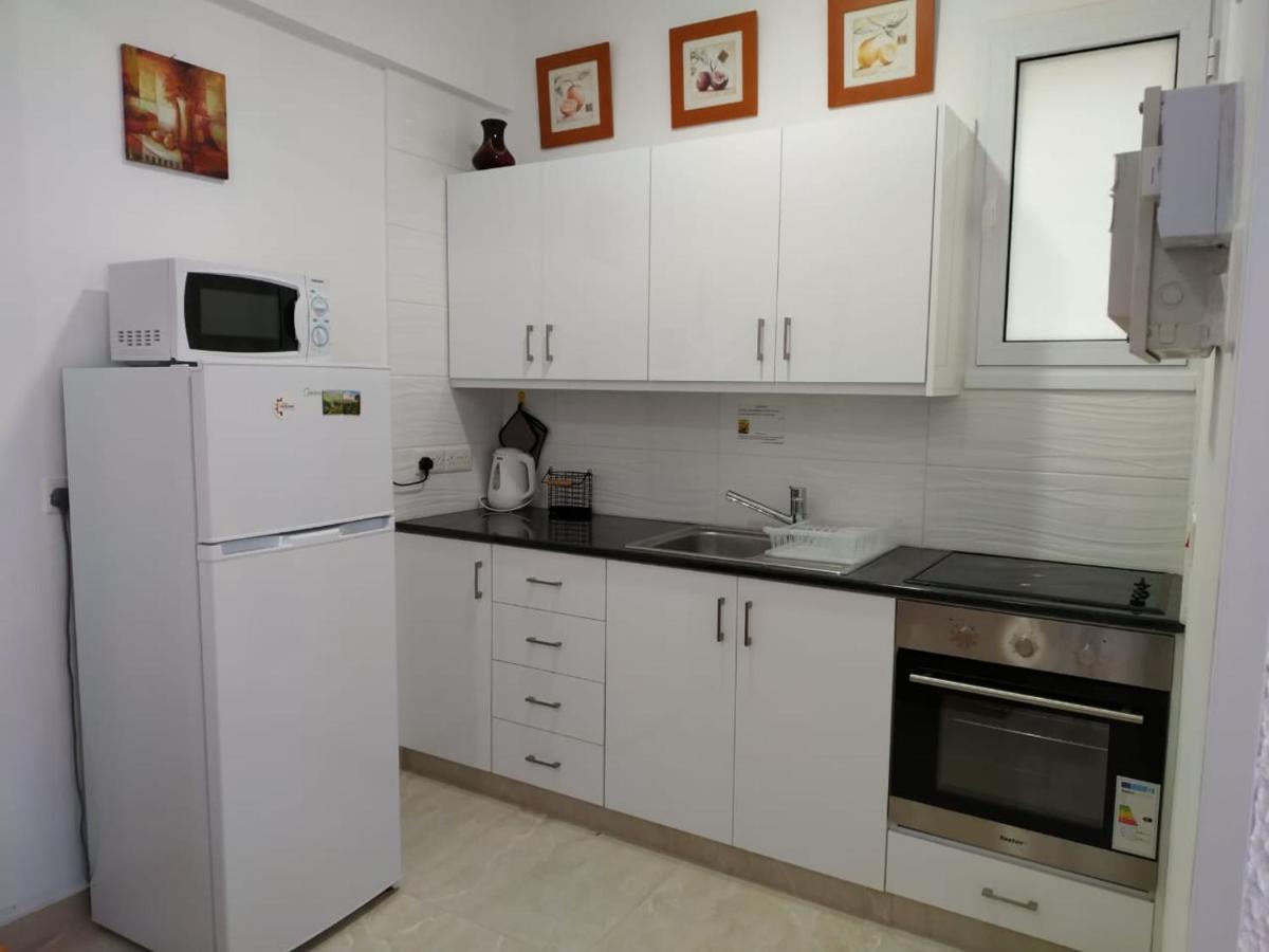 1 Bedroom Apartment Larnaca Extérieur photo