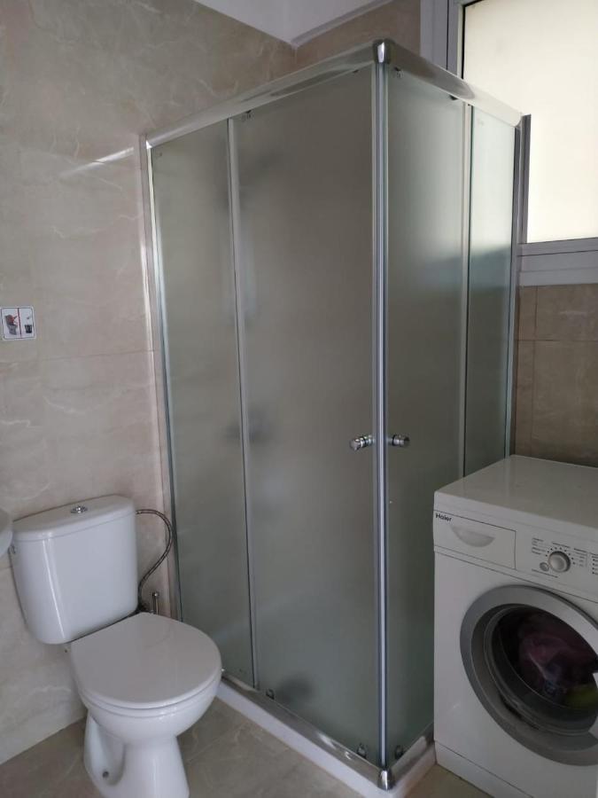 1 Bedroom Apartment Larnaca Extérieur photo