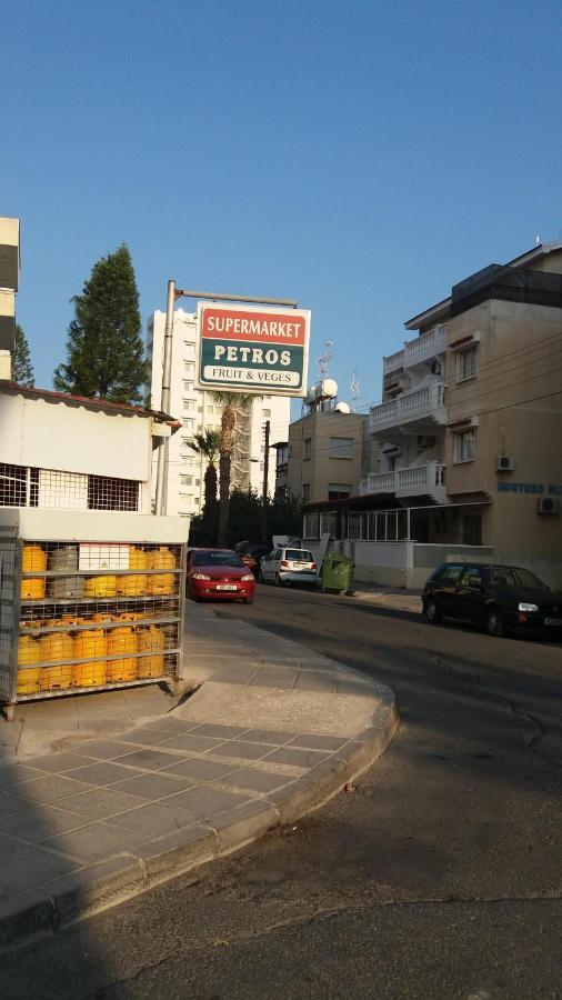 1 Bedroom Apartment Larnaca Extérieur photo